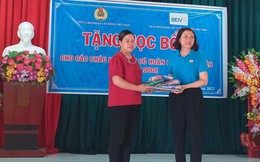 Tặng áo dài và trao học bổng cho phụ nữ, trẻ em vùng cao tỉnh Hà Giang