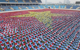 5.000 người đồng diễn Yoga, xếp hình cờ Tổ quốc