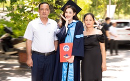 Hoa hậu Đỗ Thị Hà khoe ảnh cùng bố mẹ trong ngày tốt nghiệp đại học, tiết lộ sẽ học Thạc sĩ