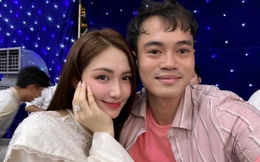 Văn Toàn phản ứng thế nào khi được khen "đẹp đôi" cùng Hòa Minzy?