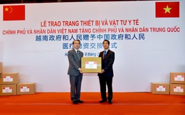 Việt Nam tặng thiết bị y tế trị giá 500.000 USD cho Trung Quốc