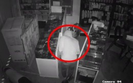 Video 'siêu trộm' lấy 69 chiếc điện thoại trong 17 phút