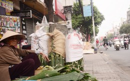 Khám phá chợ lá dong Sài Gòn họp 1 dịp trong năm