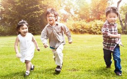 Cha mẹ nên đưa con đi khám ngay nếu con nghịch và hiếu động thái quá