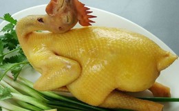 4 bước luộc gà mềm mà da không rách toác