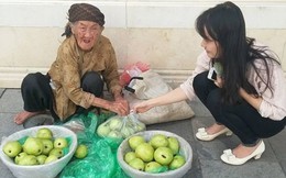 Cụ già bán ổi 'sưởi ấm' mùa đông Hà Nội