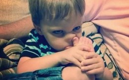 Những hành động đáng yêu mà hài hước của các bé
