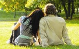 Chồng bằng tuổi bố nên 4 năm sống chung vẫn giấu cha mẹ