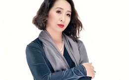 Bất ngờ với giọng hát trẻ trung ở tuổi U50 của nghệ sĩ Hoàng Hiền