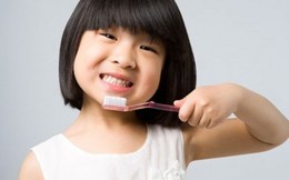 Trẻ hỏng men răng nếu dùng kem của người lớn 