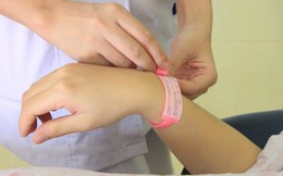 Vụ trao nhầm con: Quy trình trao nhận con ở bệnh viện như thế nào?