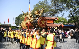 Biển người đổ về lễ hội Đồng Kỵ, Bắc Ninh trong ngày mồng 4 Tết 