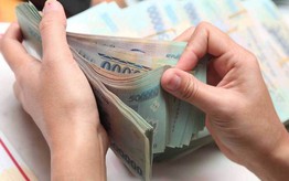 Vay mua xe máy trả góp nhưng không hiểu hợp đồng, bị tính lãi cao, phải làm sao?