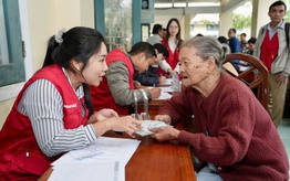 Hỗ trợ 330 hộ dân nghèo bị ảnh hưởng bởi mưa bão, ngập lụt tại Huế