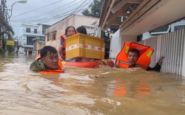 Vùng 4 Hải quân hỗ trợ, di dời hơn 5 nghìn người dân vùng lũ đến nơi an toàn