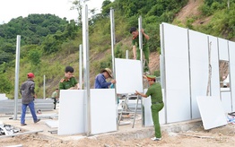 Người dân vùng lũ quét ở miền Tây xứ Nghệ mong sớm được an cư