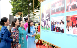 Đoàn đại biểu Đại hội MTTQ Việt Nam TPHCM dâng hoa tưởng nhớ Chủ tịch Hồ Chí Minh