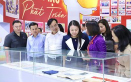 Phó Chủ tịch - Tổng Thư ký Nguyễn Thị Thu Hà thăm không gian triển lãm "Kiến tạo, phát triển"