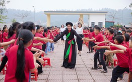Nghệ sĩ sẵn sàng lên bục giảng, nhà trường lo "bí" kinh phí