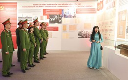 Sống động "những trang sử vàng" qua triển lãm về các kỳ Đại hội Đảng