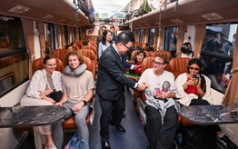 Chuyến tàu Hạnh phúc SE3: Hướng về phương Nam mang theo niềm mong chờ sum họp