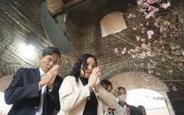 Đầu xuân, du khách tấp nập hành hương về danh lam cổ tự Kinh Bắc