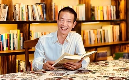 Nhạc sĩ Nguyễn Vĩnh Tiến trở thành y sĩ ở tuổi 52