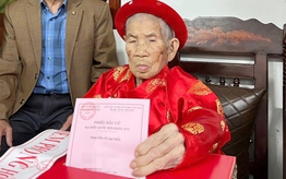 Lá phiếu của nữ cử tri 115 tuổi ở Hà Nội