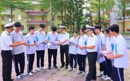 Hướng nghiệp và tư vấn tuyển sinh quân sự cho hơn 2.000 học sinh ở Cà Mau