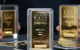 Giá vàng phục hồi sau tuần giảm mạnh nhất trong 40 năm