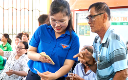 TPHCM: Đưa dịch vụ công về tận ấp, người dân tự tin làm hồ sơ trực tuyến