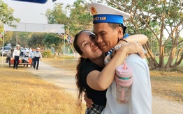 Người thân xúc động, tự hào khi đến thăm chiến sĩ mới ở Vùng 4 Hải quân