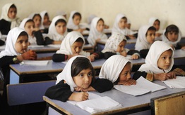 Hơn 1 triệu trẻ em gái Afghanistan bị tước quyền học tập