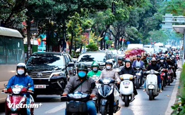 Hà Nội đề xuất hạn chế phương tiện cá nhân, thu phí giảm ùn tắc giao thông