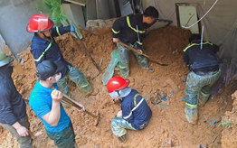 Phú Thọ: Sạt lở đất vùi lấp nhà dân, 3 người tử vong