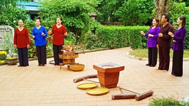 Nữ nghệ nhân trao truyền điệu hò khoan cổ