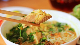 Nhớ tô bún nước dùng thơm mùi gừng trong tiết trời se lạnh