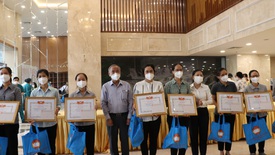 TPHCM đón các tình nguyện viên tôn giáo chống dịch Covid-19 trở về
