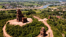 Khám phá vẻ đẹp ngàn năm của thành, tháp cổ bên bờ sông Côn