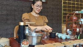Ngôi nhà xây bằng trà shan tuyết của cô gái Hà thành ở Tây Côn Lĩnh
