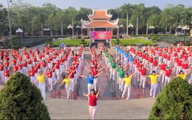Đồng Nai: 400 hội viên, phụ nữ đồng diễn dân vũ mừng 70 năm Chiến thắng Điện Biên Phủ