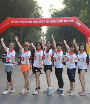 Các vận động viên hào hứng trước "giờ G" Giải “Phụ nữ chạy hưởng ứng Vì môi trường không khói thuốc”