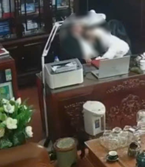 Nhà trường thông tin về người đàn ông bị lộ hình ảnh "nhạy cảm tình ái"