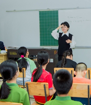 Dạy tiếng Anh bắt buộc từ lớp 1: Cần lộ trình phù hợp và cách dạy linh hoạt