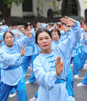 Người cao tuổi không phải là gánh nặng kinh tế mà là nguồn lực phát triển kinh tế xã hội