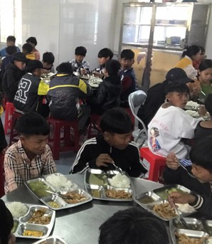 Nhìn từ dự án "Nuôi em": Minh bạch và trách nhiệm pháp lý trong hoạt động từ thiện