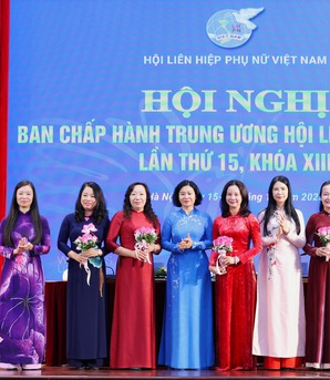 Bầu 5 đồng chí vào Ban Chấp hành TƯ Hội LHPN Việt Nam khóa XIII, nhiệm kỳ 2022-2027