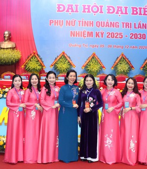 Những hình ảnh đẹp tại Đại hội đại biểu phụ nữ tỉnh Quảng Trị lần thứ I, nhiệm kỳ 2025-2030
