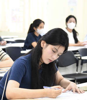 Giảm điểm IELTS, giới hạn nguyện vọng: Tăng công bằng, nâng chất lượng đầu vào đại học