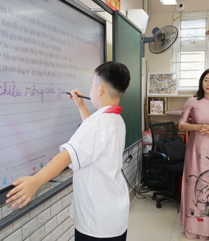 "Giáo dục số" với 2 gam màu sáng, tối đan xen